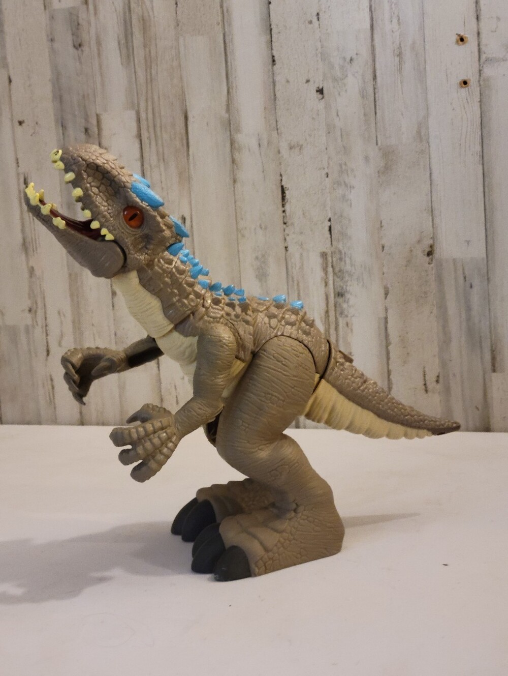 Fisher-Price Imaginext Jurassic World Thrashing Indominus Rex